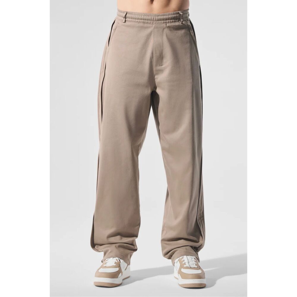 NWT Alo Yoga Edition Sueded Straight Leg Pants in Gravel